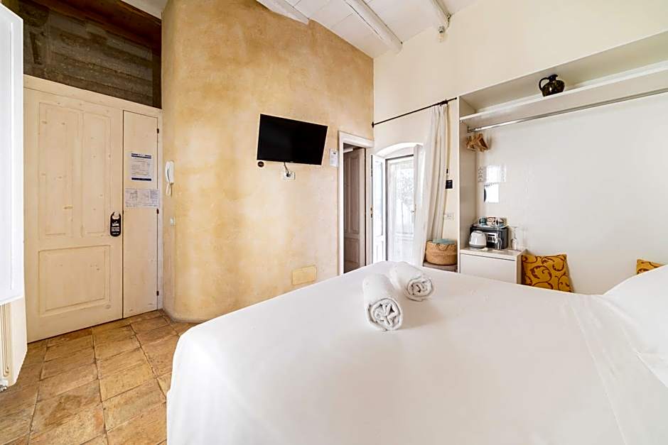 Antico Mondo Rooms & Suites