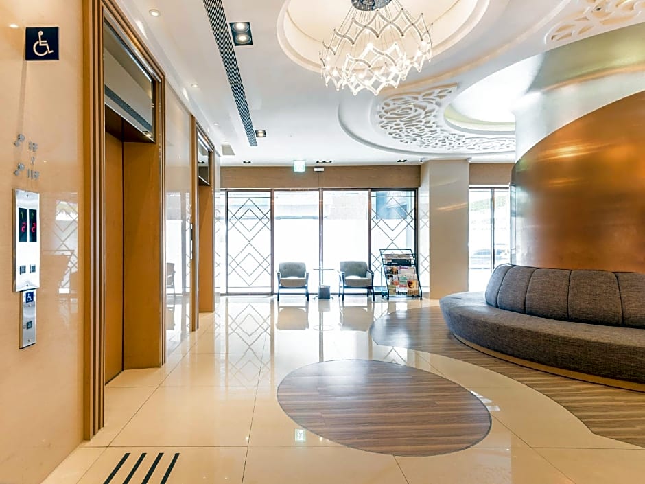 Green World Taipei Station