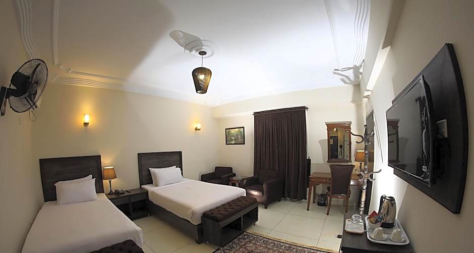 Hotel Crown Inn