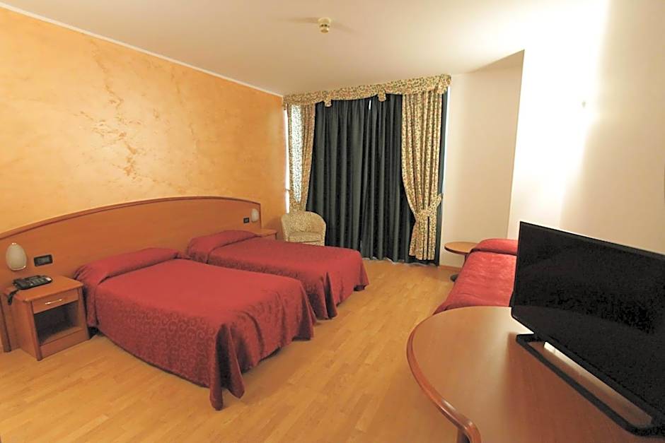 Photo 1 of 5 of Triple Room