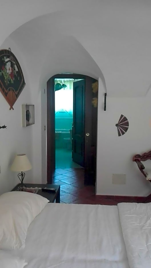 Il Pozzo e il Melograno