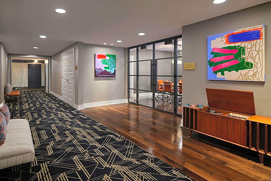 Renaissance Saint Elm Dallas Downtown Hotel