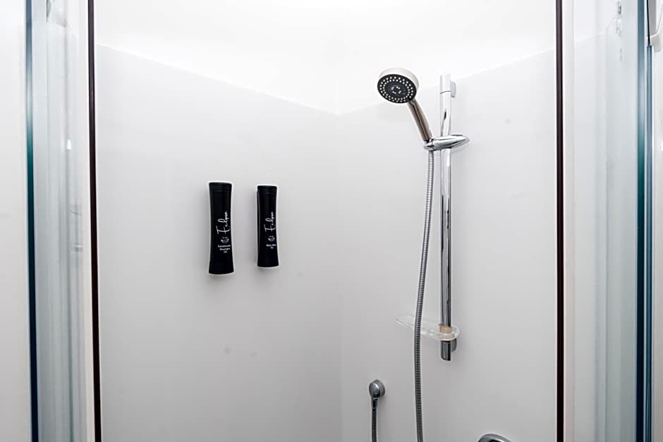 Gilmer Apartment Hotel