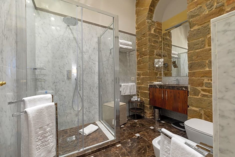 Donati Luxury Tower Suites