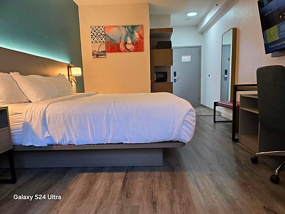Comfort Inn & Suites