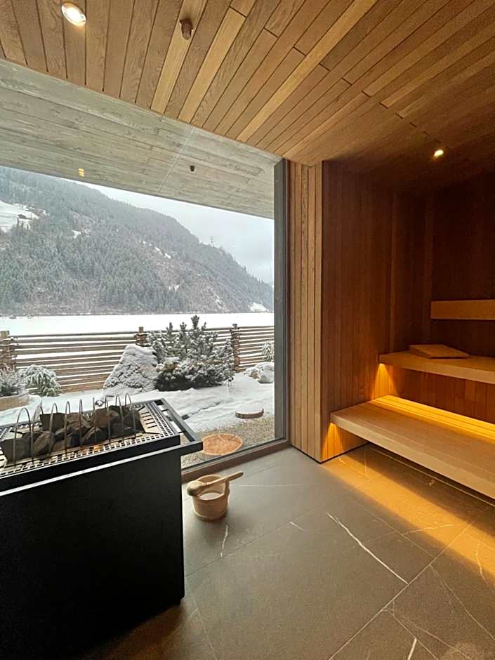 zelloon boutique hotel