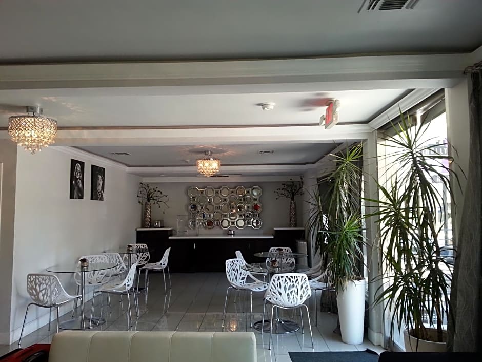 Hollywood VIP Hotel