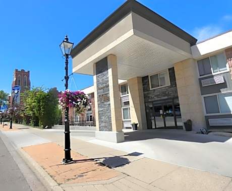 The Medicine Hat Villa
