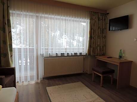 Large Single Room with Balcony