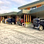 Curly Redwood Lodge