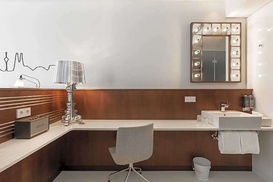 Ruby Ella Hotel Cologne By IHG