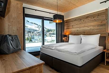 Three-Bedroom Penthouse Apartment