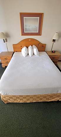 Queen Room with Spa Bath