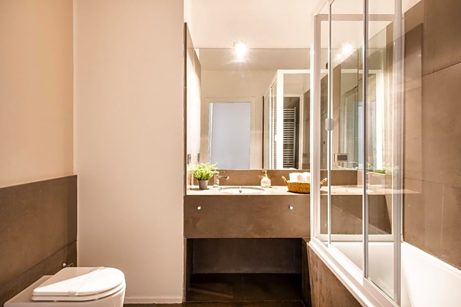 Moncada Suites & Apartments