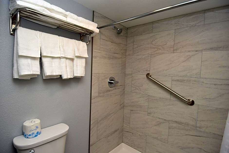 Baymont by Wyndham Batavia - Darien Lake