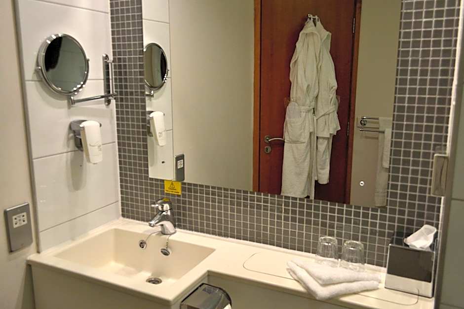 Holiday Inn Manchester Central Park By IHG