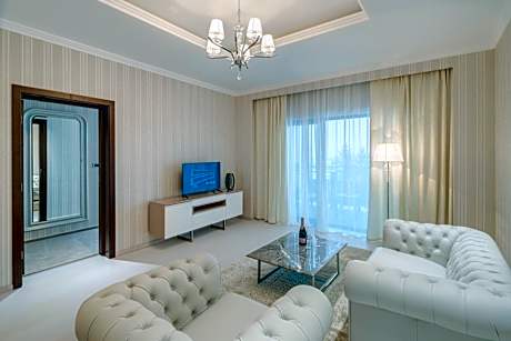 Deluxe One-Bedroom Apartment