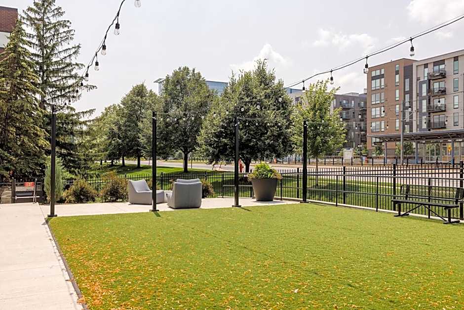 Crowne Plaza Suites MSP Airport - Mall of America By IHG
