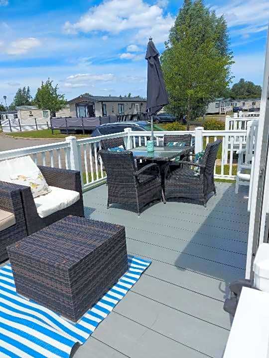 53A kingfisher court tattershall lakes luxury hot tub holidays