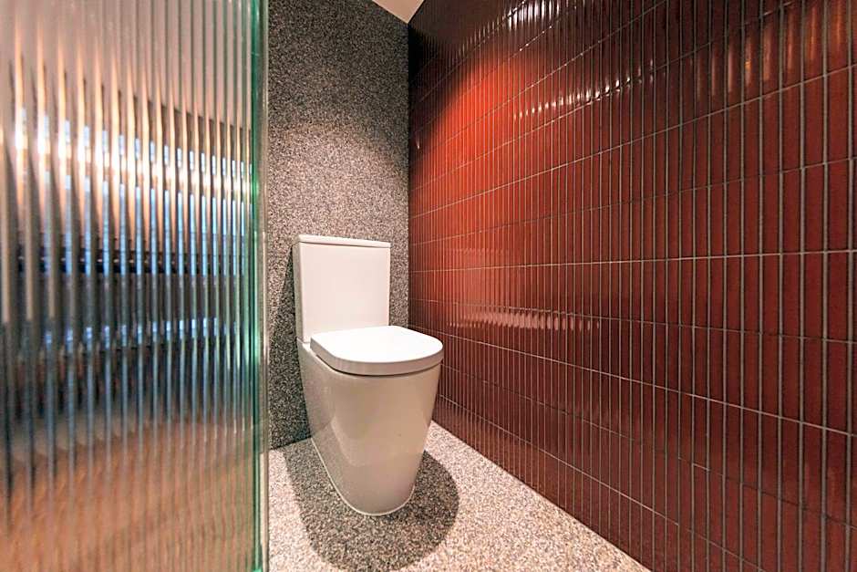 The Sarah by Urban Rest