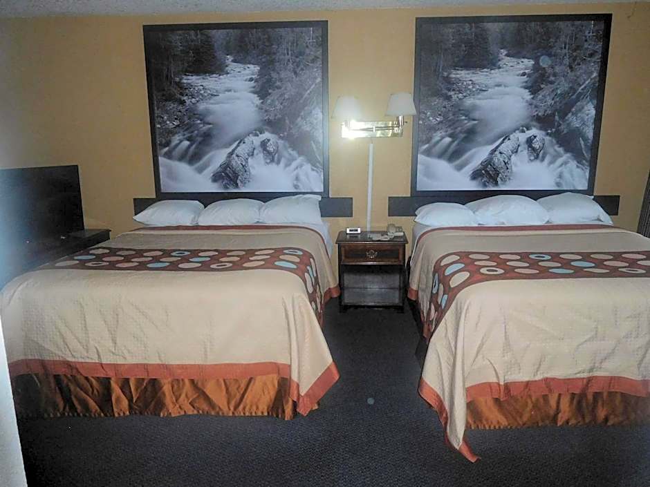 Photo 1 of 2 of 2 Queen Beds, Accessible