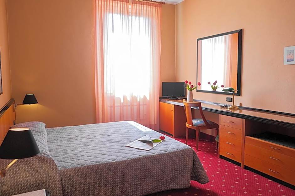 Hotel Milano Pool & Garden