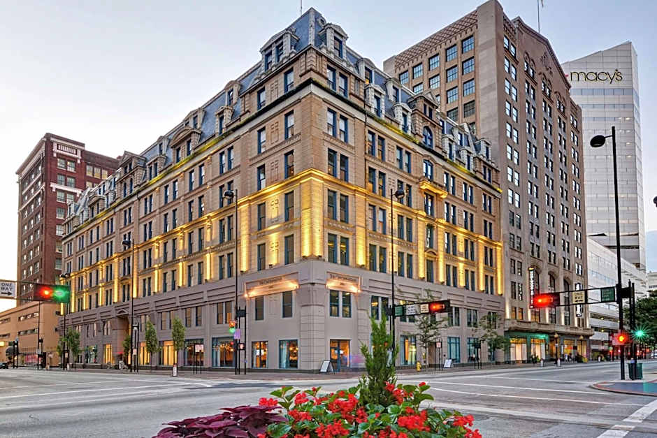 Photo 1 of 44 of The Cincinnatian Hotel, Curio Collection by Hilton