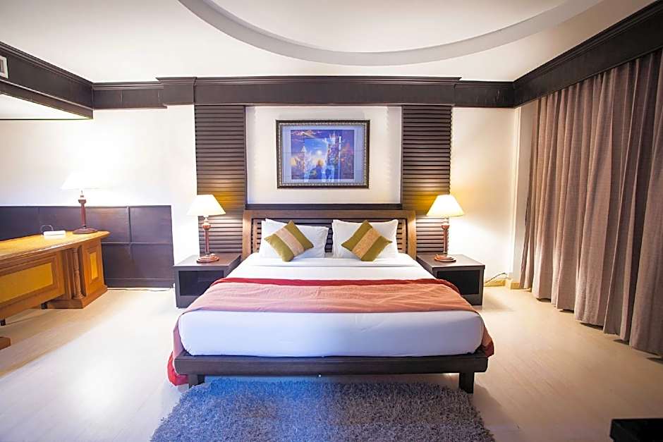 At Ayutthaya Hotel