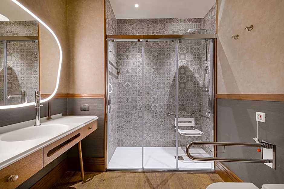 Palacio Santa Clara, Autograph Collection