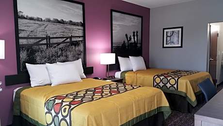 Deluxe Queen Studio - Non-Smoking