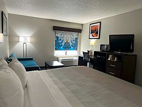 Queen Suite with Two Queen Beds and Sofa Bed - Accessible/Non-Smoking