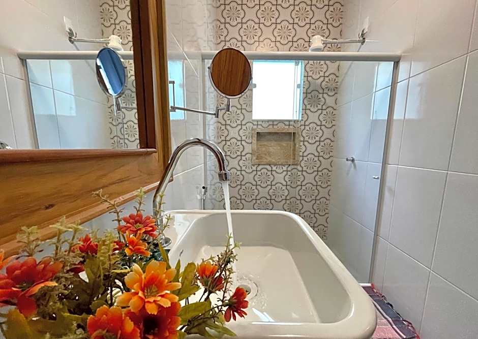 Pouso das Flores - Próximo a Maria Fumaça