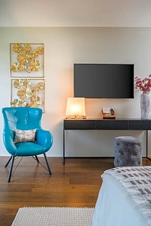 Two-Bedroom Deluxe Apartment