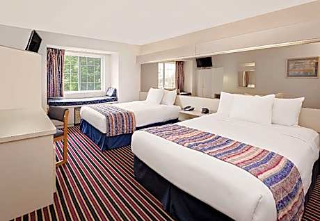 2 Queen Beds, Pet-Friendly, Non-Smoking