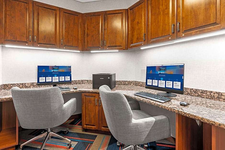 Hampton Inn By Hilton & Suites Fairbanks