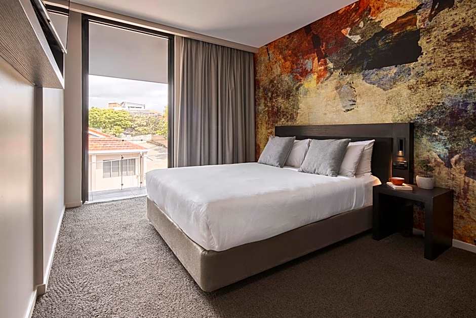 Kennigo Hotel Brisbane, Independent Collection by EVT
