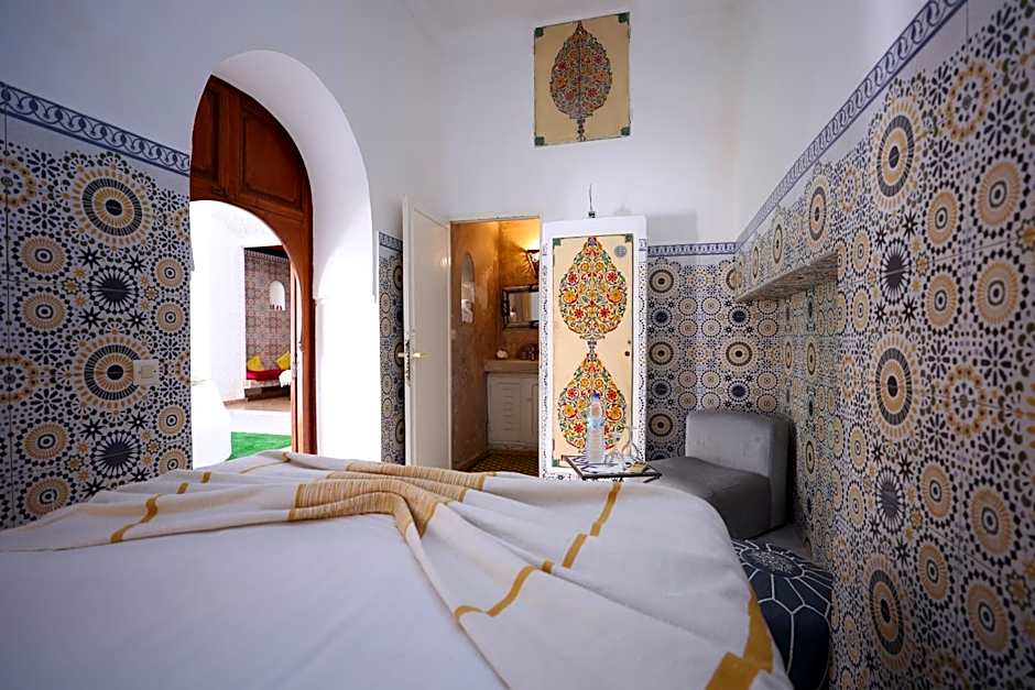 Riad O LY
