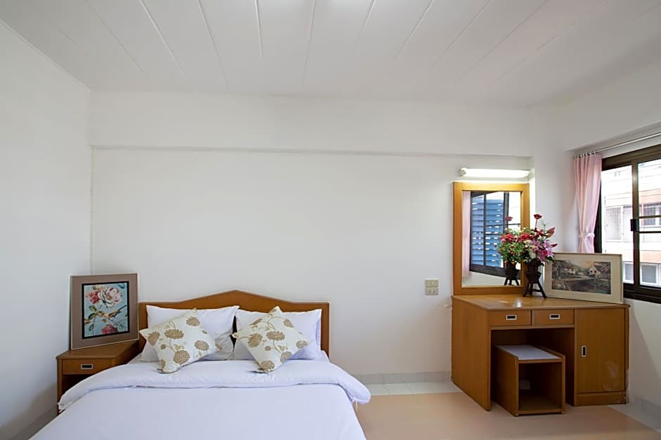 D haus Ngamwongwan Residence