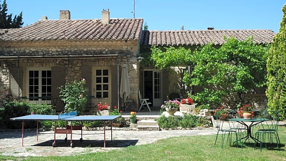 Mas Grimaud - Gîte- Studio et chambres d'hôtes familiales