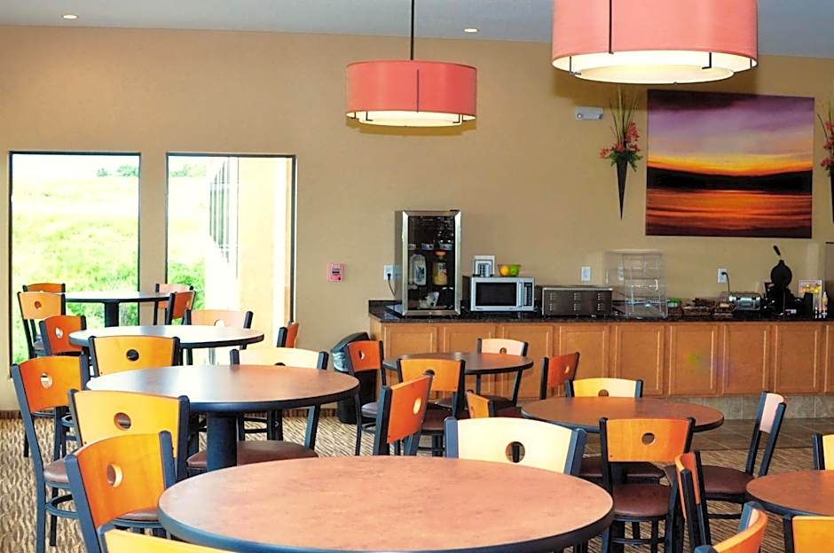 Cobblestone Inn & Suites - Newton