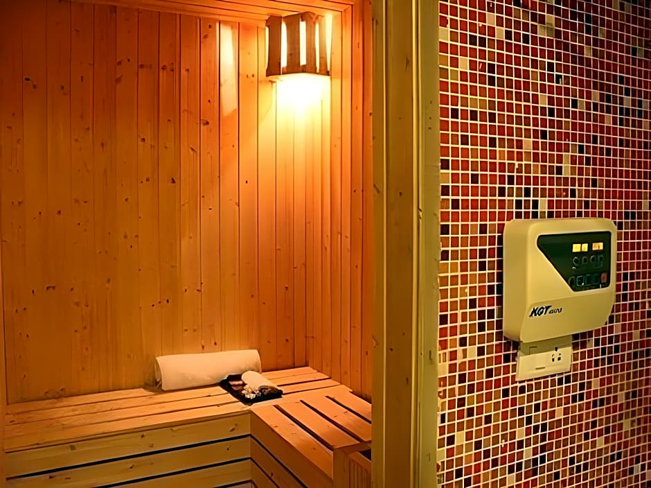 Aura Hotel