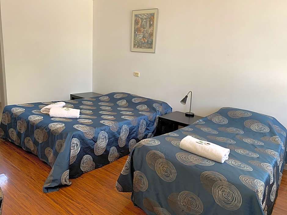 Beaconsfield Lodge Motel