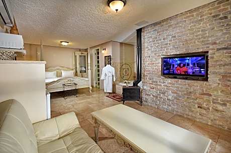 Suite with Private Pool