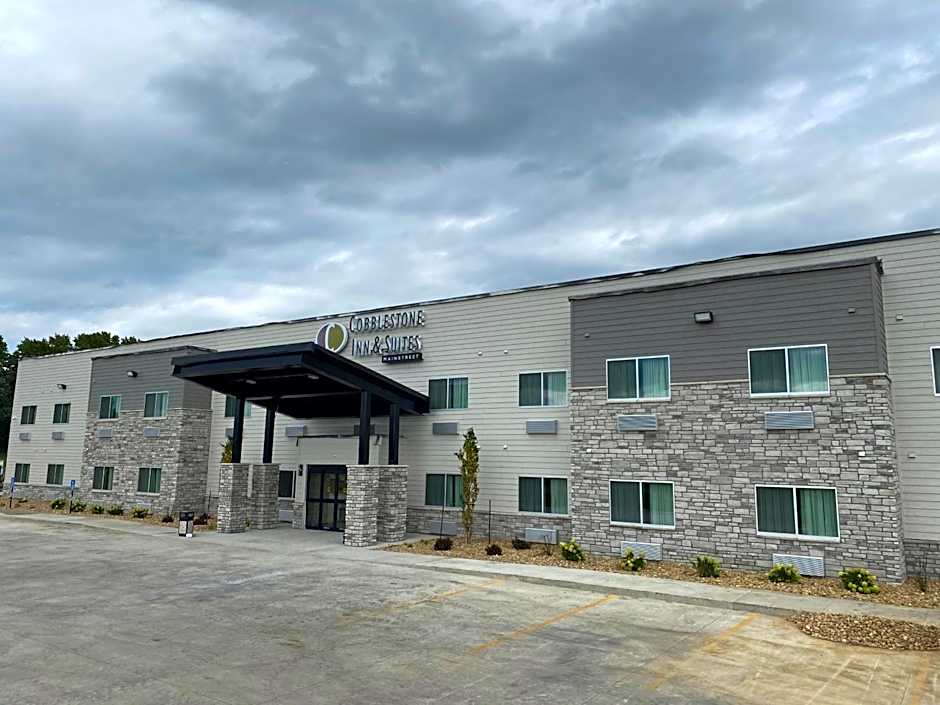 Photo 1 of 50 of Cobblestone Inn & Suites - Forest City
