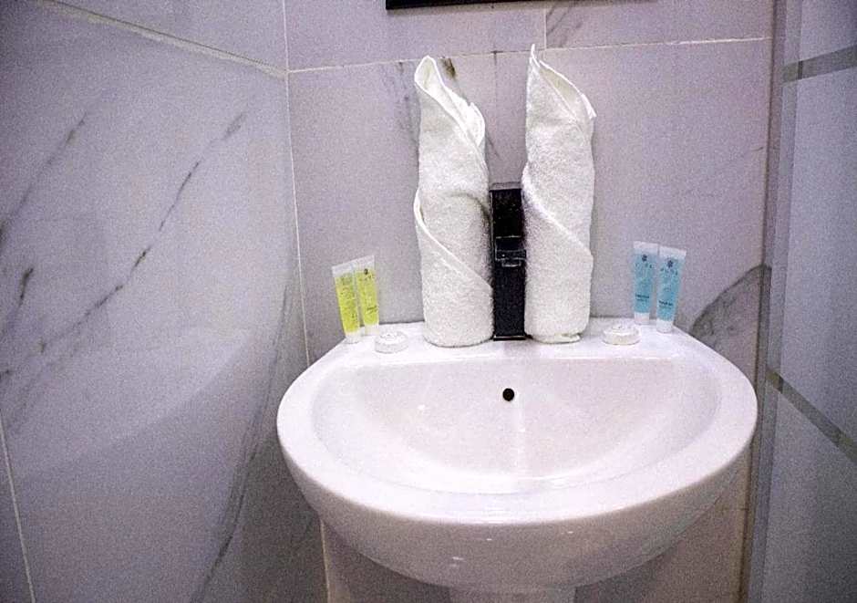 Amman Trail Hotel & Studios