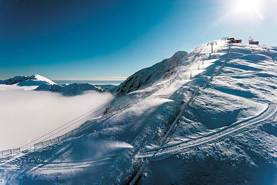 Noc na Chopku, Rotunda