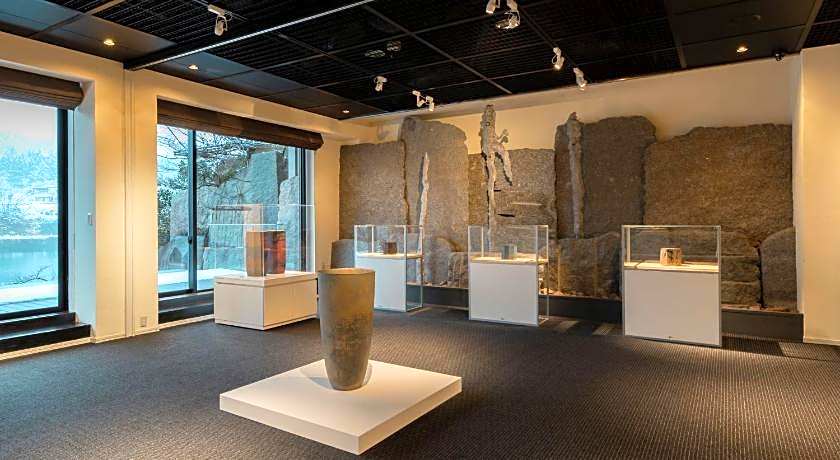 River Retreat Garaku