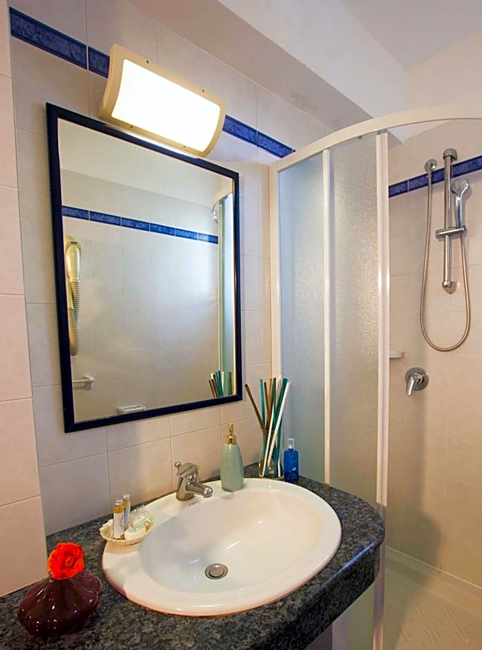 Hotel Adria B&B - Colazione fino alle 12