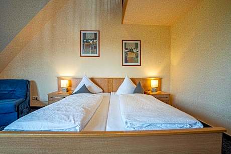 Quintuple Room