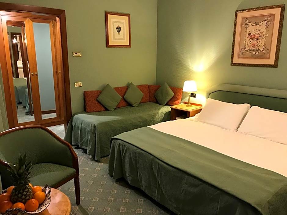 Hotel Mecenate Palace